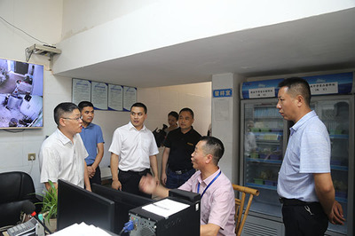 筑牢校園安全防線，賦能智慧后勤服務——省教育廳領(lǐng)導蒞臨射洪中學調(diào)研食品安全及食堂信息化建設工作